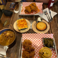 Luella's Southern Kitchen food