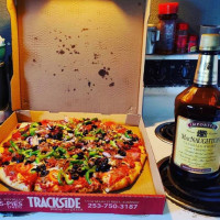 Trackside Pizza food