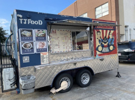 Tj Food (food Truck) outside