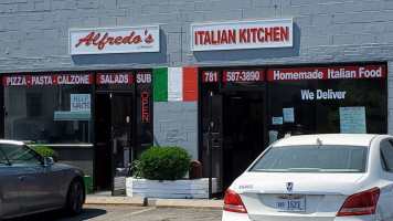 Alfredo's Italian Kitchen outside