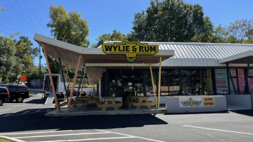 Wylie Rum Island And Grill outside