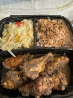 Mama Lune's Jamaican Grill food