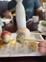 Izmi Sushi inside