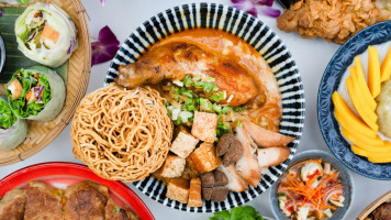 Wawa Thai Food food
