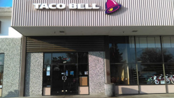 Taco Bell outside