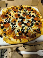 Uncle Maddio's Pizza food