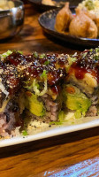 Warakubune Sushi food
