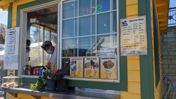 Puddletown Bagels Milwaukie Station food