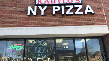 Kabylo's Pizza By The Slice outside