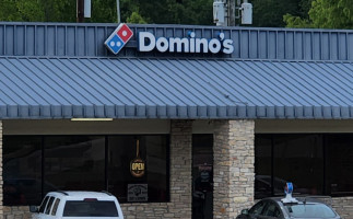 Domino's Pizza outside