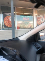 Papa Murphy 's Take 'n ' Bake Pizza outside