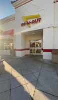 In-n-out Burger outside