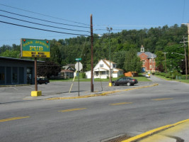 The Park Avenue Pub outside