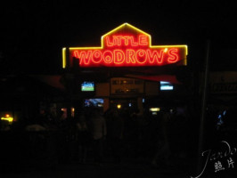 Little Woodrow's Bellaire outside