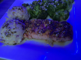 Cirque Blu Seafood House food