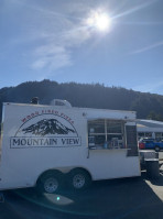 Mountain View Wood Fired Pizza outside