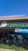 The Pickled Deli Fresno outside