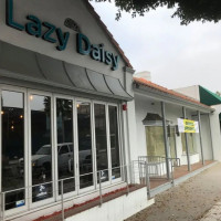 Lazy Daisy Cafe outside