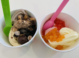 Yogurtland Arcadia food