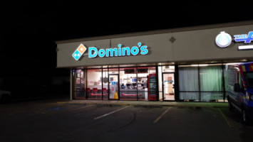 Domino's Pizza outside