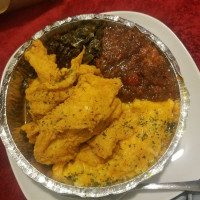 Mama Val's Soul Kitchen food