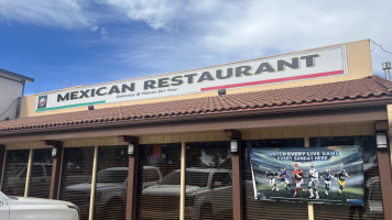 Beny's Authentic Mexican Restaurant And Bar food