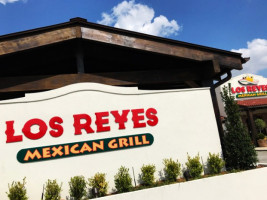 Los Reyes En Baton Rouge food