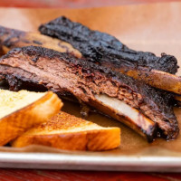 Old Crow Smokehouse - Lakeview food