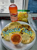 Pupuseria Jireh food