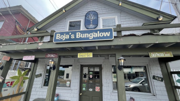 Boja's Bungalow food