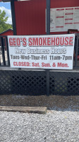 Geo's Smokehouse food