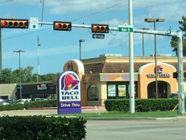 Taco Bell outside