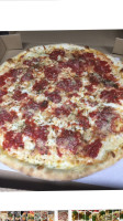 Mommo's Pizza food
