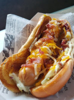 Walzzy’s Hotdogs food