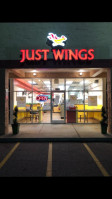 Just Wings food