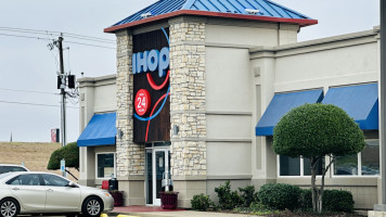 Ihop outside