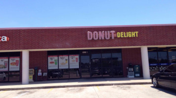 Donut Delight outside