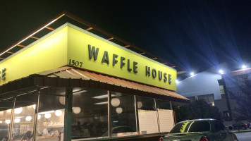 Waffle House outside