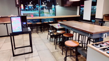 Taco Bell inside