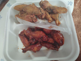 Wings Philly inside