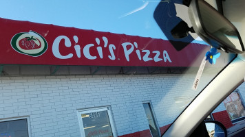 Cicis Pizza food