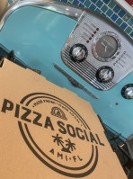 Pizza Social outside