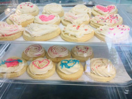 Cupcakes And Kisses St. Johns food