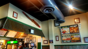 Wingstop inside