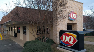 Dairy Queen outside