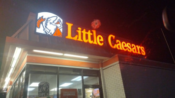 Little Caesars Pizza food