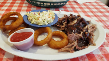 Pig-n-whistle Bbq In Mill food