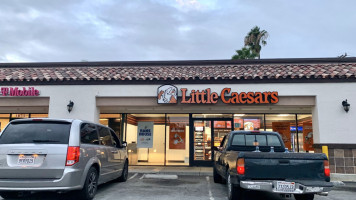 Little Caesars Pizza outside