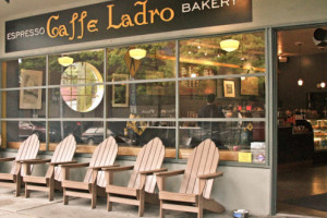 Caffe Ladro Kirkland outside