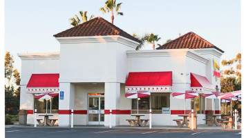 In-n-out Burger outside